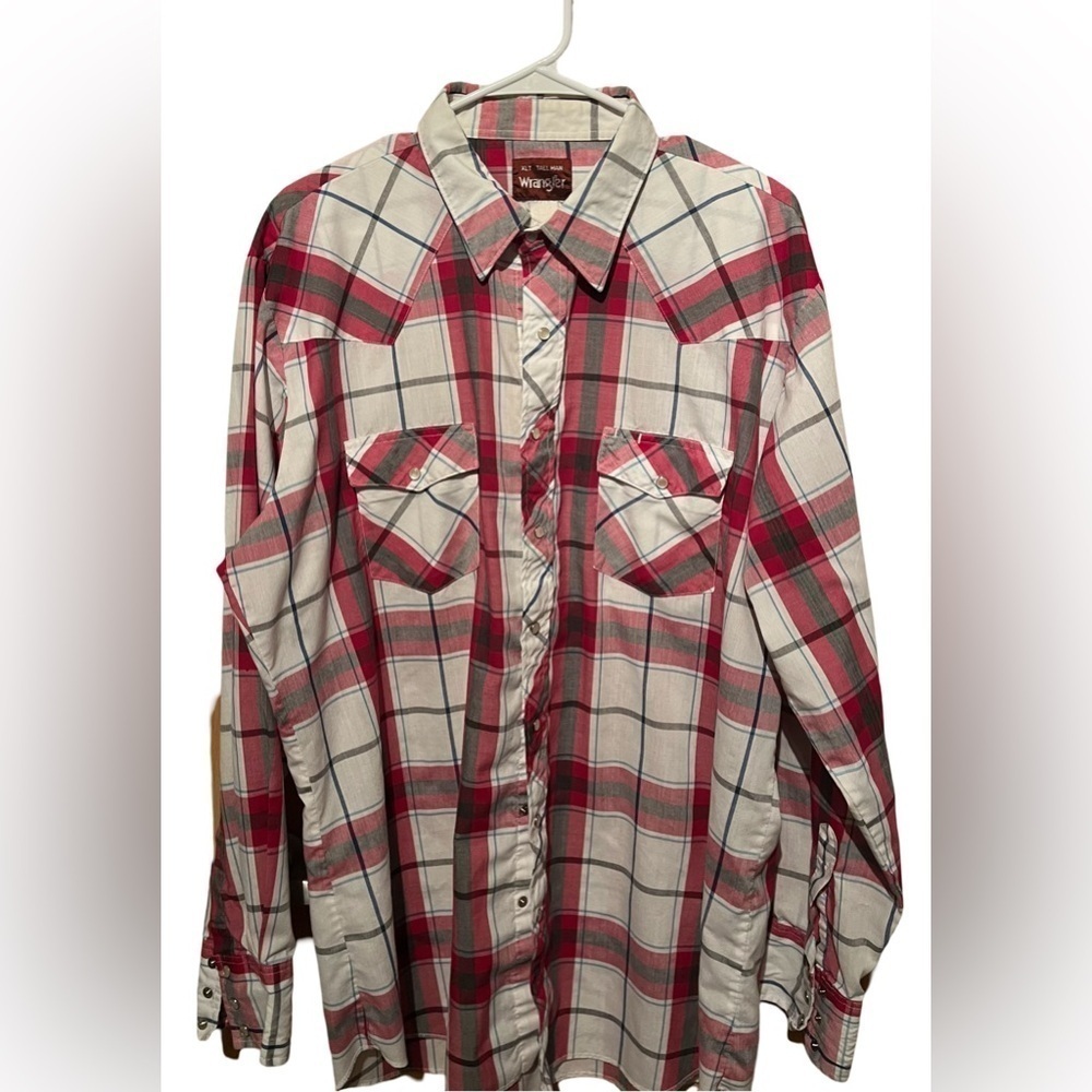 Classic Wrangler Western Shirt with Peal Snaps Men’s XLT Tall Man